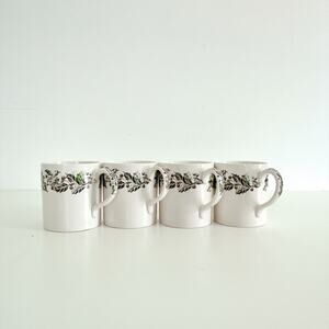 JOHNSON BROS CHRISTMAS HOLLY BERRY MUGS SET OF 4